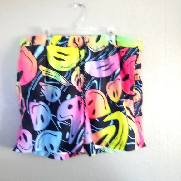 Happy face shorts size xl ( box BH ) - Picture 1 of 2